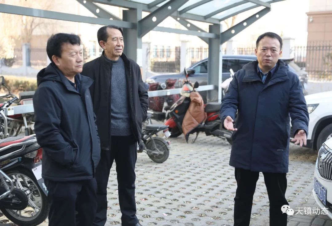 闫伟国深入部分小区督导检查安全生产工作
